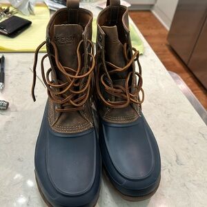New without box or tags Sperry duck boots